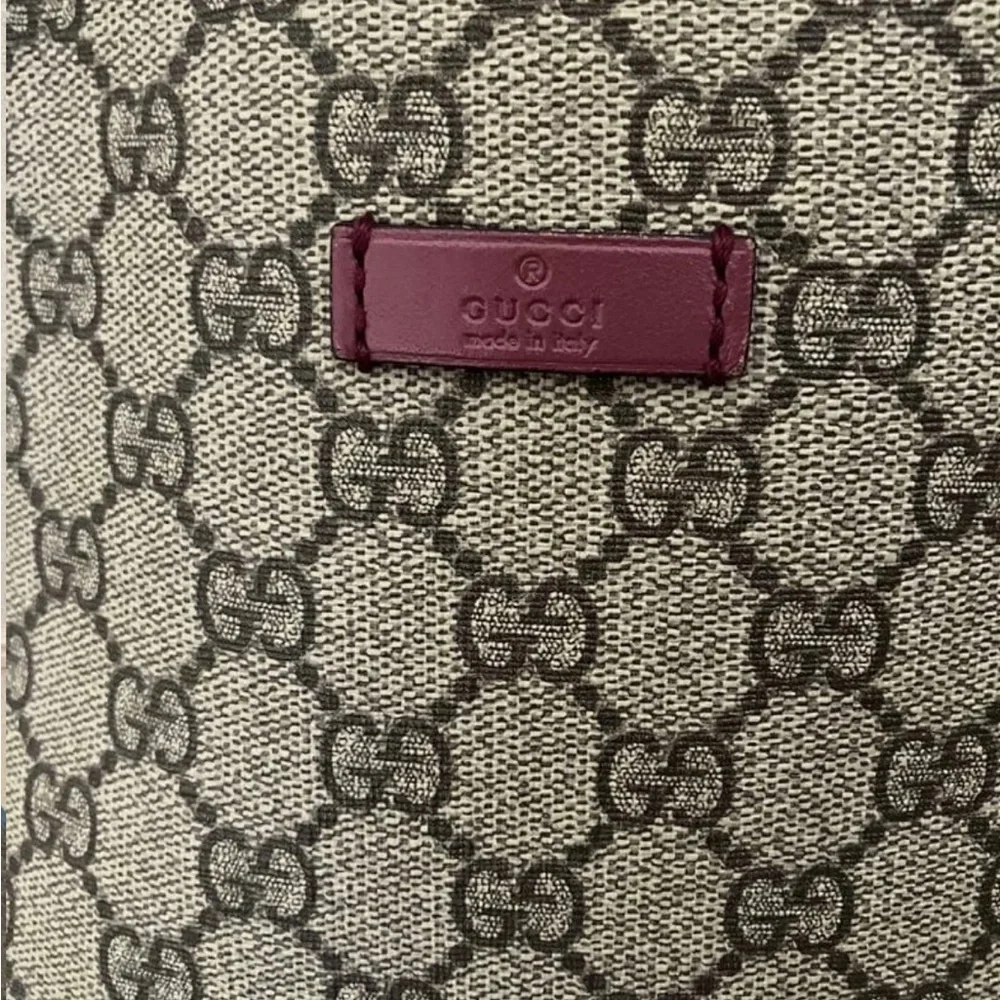 Gucci Beige and Pink Signature Tote - Picture 3 of 8